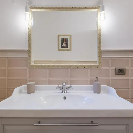 Lejlighed Brand New !!! Ancient Liberty Style Completely Renovated 2025 *