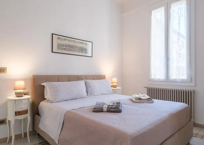 Brand New !!! Ancient Liberty Style Completely Renovated 2025 بولونيا