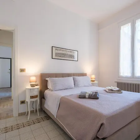 아파트 Brand New !!! Ancient Liberty Style Completely Renovated 2025 볼로냐